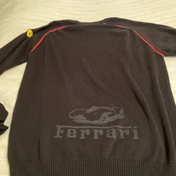 Puma Men’s extra large black cotton Ferrari sweater inpristine condition
